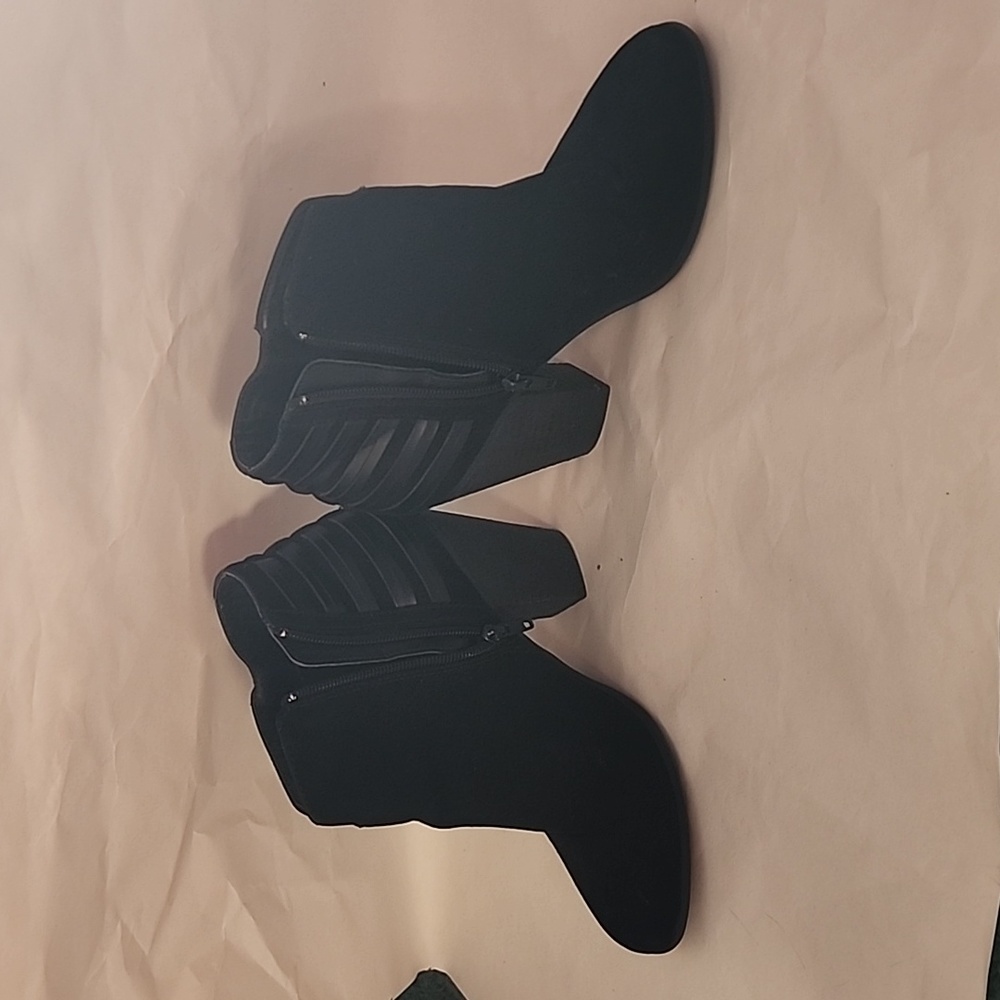 Carlos ankle boot w rose sole pattern